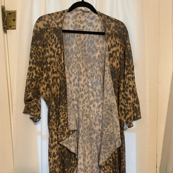 Medium Super Soft Lularoe Shirley - Picture 2 of 2